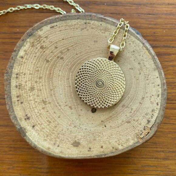 Peach Creamsicle Mica Powder Epoxy Round Gold Medallion 24 in Gold Plated Chain - Picture 4 of 8